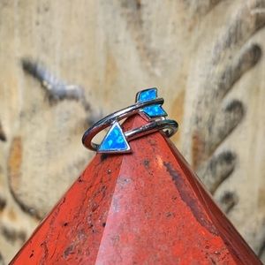 🌹NWT Sterling silver & zuni opal arrow ring